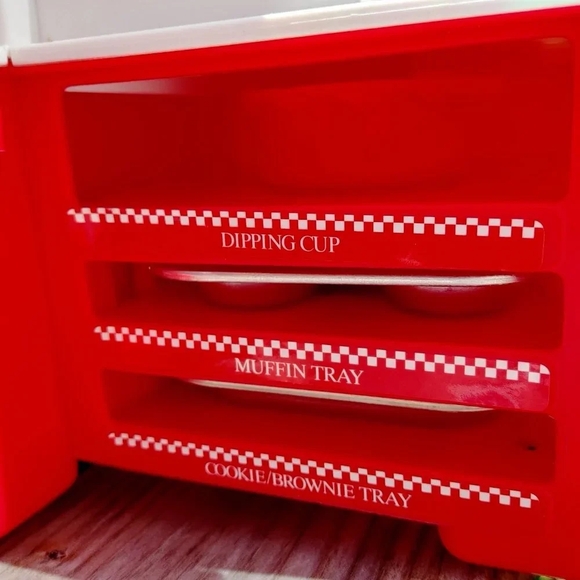 Mrs Fields baking factory easy bake oven excellent working condition COMPLETE - Picture 5 of 6